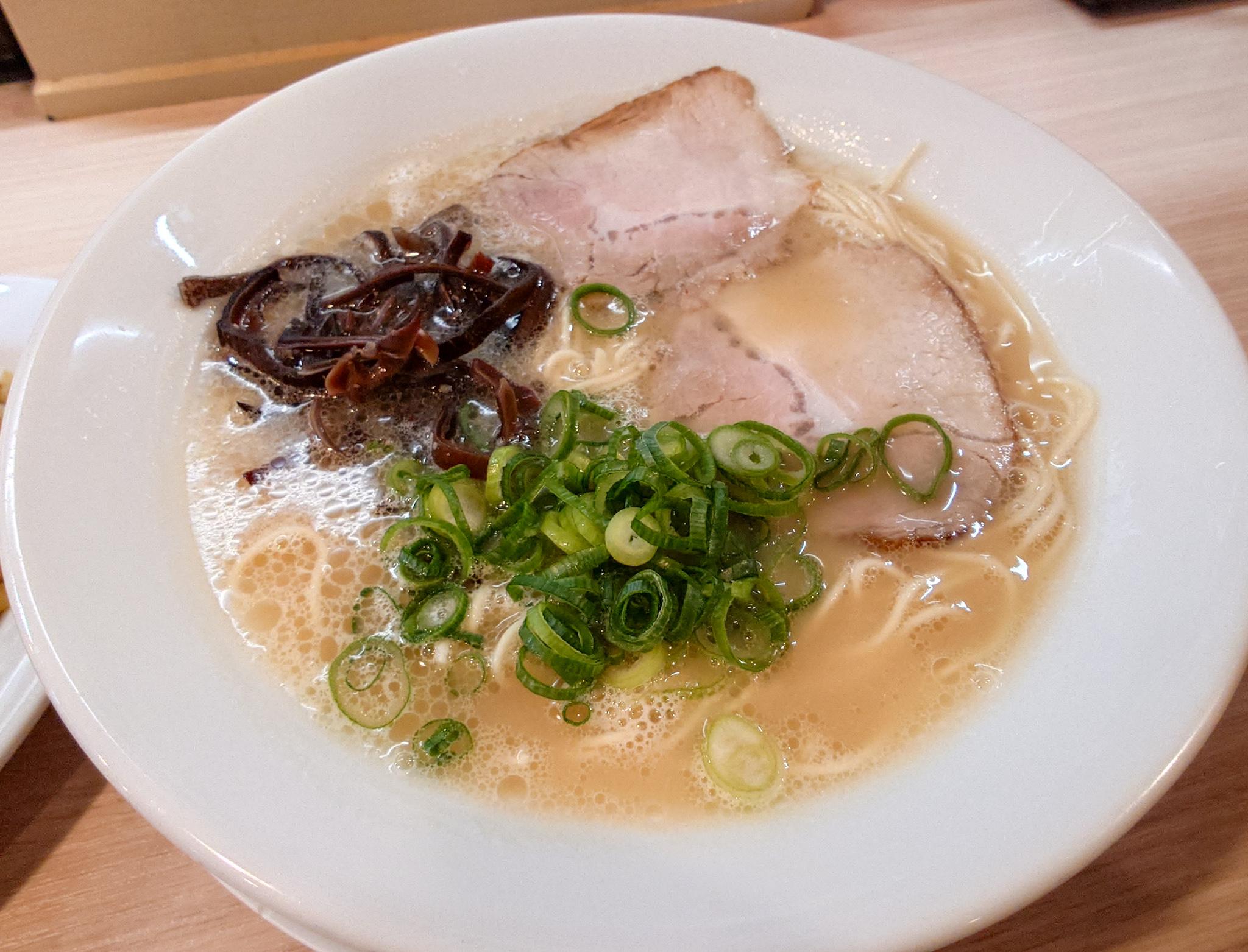 【福津市】福間ラーメン楽亭｜地元で愛される王道とんこつを実食レビュー