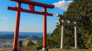 【福津市】在自山に登山してみた｜SNSで話題の山頂の紅白鳥居と絶景に感動